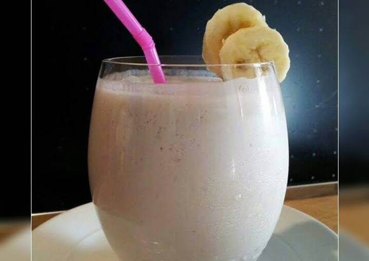 Recipe of Super Quick Homemade AMIEs Coconut Banana Milkshake