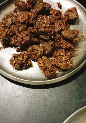 लौकी की पकौड़ी (Lauki ki Pakodi Recipe in Hindi) रेसिपी मुख्य फोटो