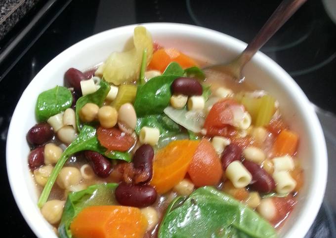 Super healthy bean and veggie soup