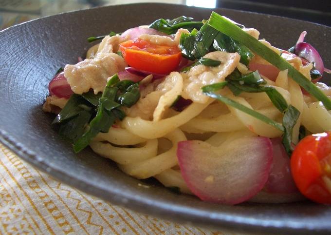 Thai-Style Stir-Fried Udon Noodles