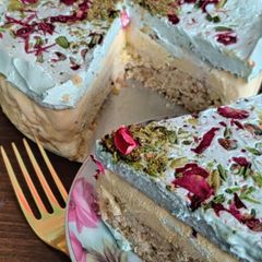 A picture of Kesar pista ice cream cake.