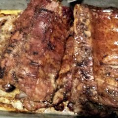 A picture of tender pork ribs.