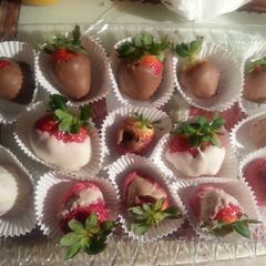 A picture of Chocolate Covered Strawberries.