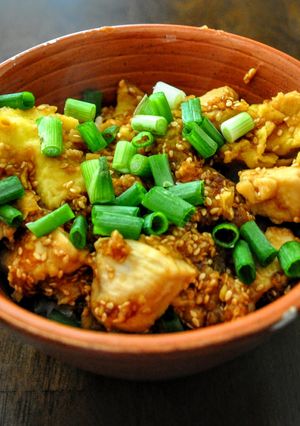 A picture of Sesame Chicken.