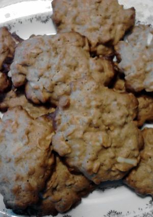 A picture of Peanut Butter Granola Cookies.
