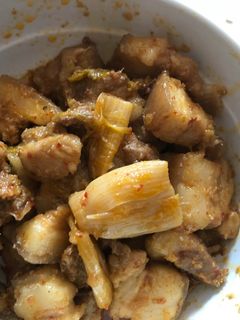 Hình của món Thịt lợn mán kho kim chi chua.