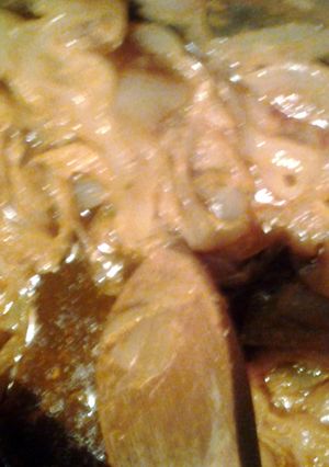 A picture of caramelized onions.