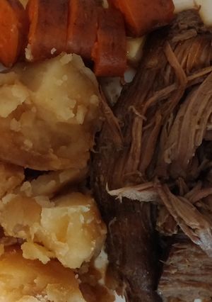 A picture of Crock pot beef roast.