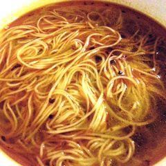 A picture of Spicy black bean chilli mee suah.