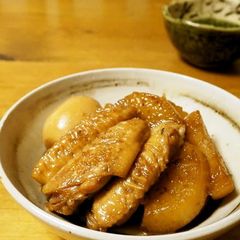 A picture of Stewed Chicken Wings and Daikon.