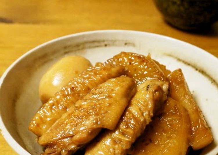 Steps to Prepare Favorite Stewed Chicken Wings and Daikon