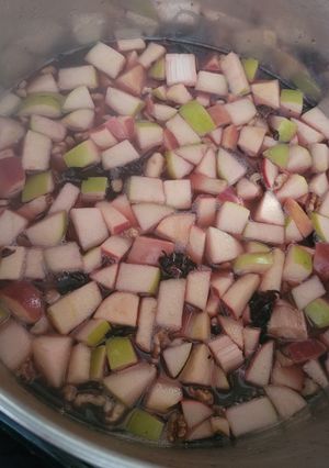 Una foto de Ponche de frutas Navideño (fácil y delicioso)