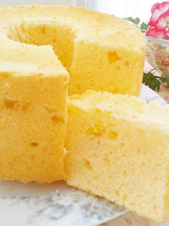 A picture of Yogurt-Rich Chiffon Cake.