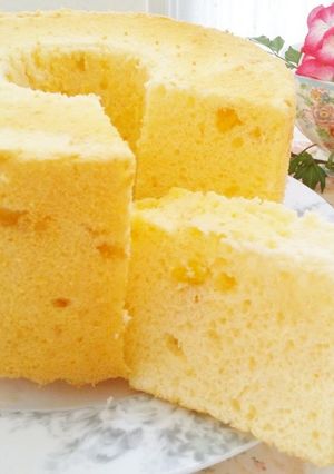 A picture of Yogurt-Rich Chiffon Cake.