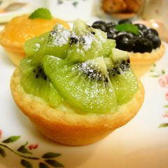 A picture of Fresh Kiwifruits & Custard Tart.