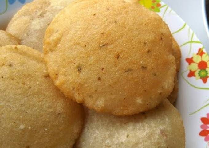 Deep fried rice pancake or Neipathiri Recipe