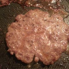 A picture of World's most delicious burger patty.