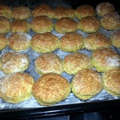 A picture of FLUFFY SCONES.