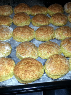 A picture of FLUFFY SCONES.