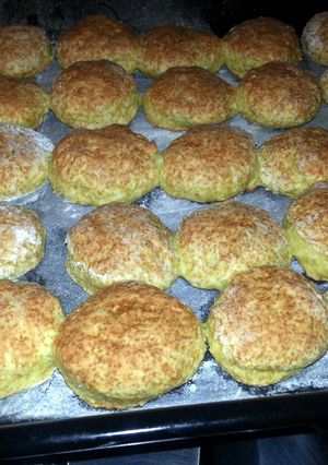 A picture of FLUFFY SCONES.
