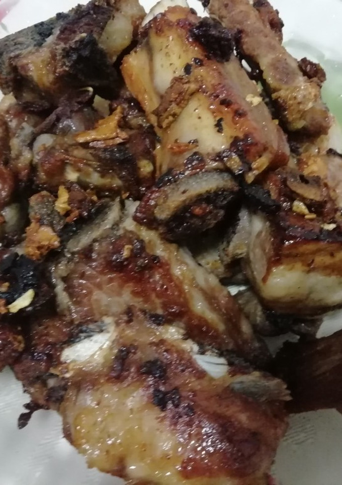 Una foto de Costillas al ajillo