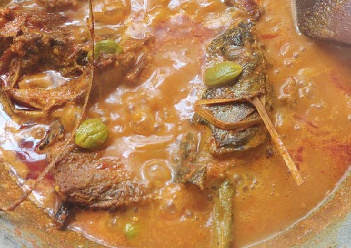 Ikan Manyung Asap Bumbu Kuning