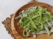 Gambar mie homemade dengan terigu protein sedang