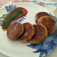 Cheesy mint aloo tikki A picture of Cheesy mint aloo tikki.