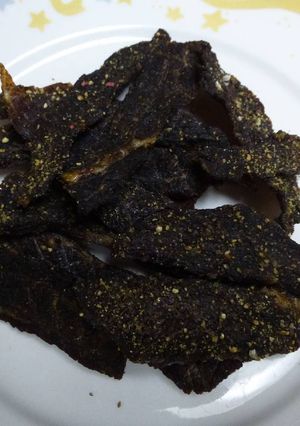 A picture of Lee's Sweet And Spicy Cola Pepper Beef Jerky.