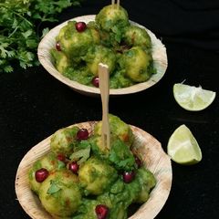 A picture of Hariyali Chutney Aloo Chat.
