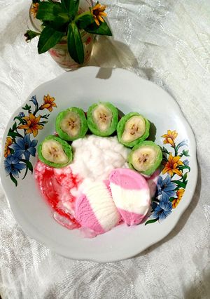 Foto resep Es Pisang Hijau Topping Es Krim