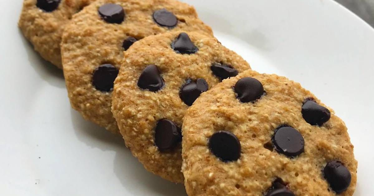 Cookies / galletitas de avena y chips de chocolate saludables. Sin azúcar,  sin manteca Receta de geri : @ en Instagram- Cookpad