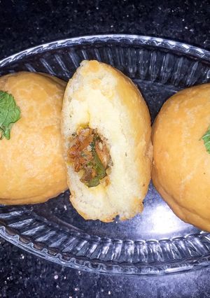 A picture of Unique Chicken Fried Buns😍.