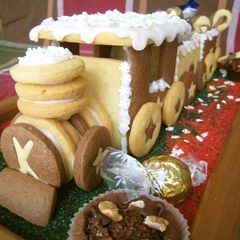 A picture of Christmas 2007 Cookie Train.