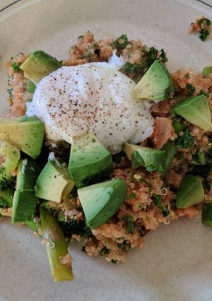 A picture of Quinoa vegetable cheesey eggy deliciousness.