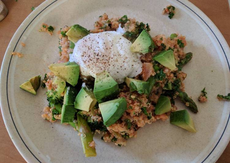 Quinoa vegetable cheesey eggy deliciousness Quinoa vegetable cheesey eggy deliciousness