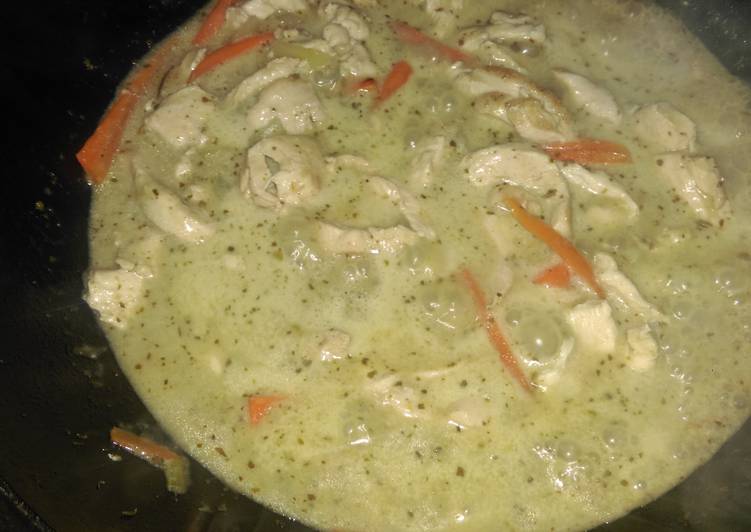 Thai chicken green curry