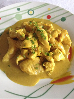 Una foto de Pollo en salsa de curry y soja