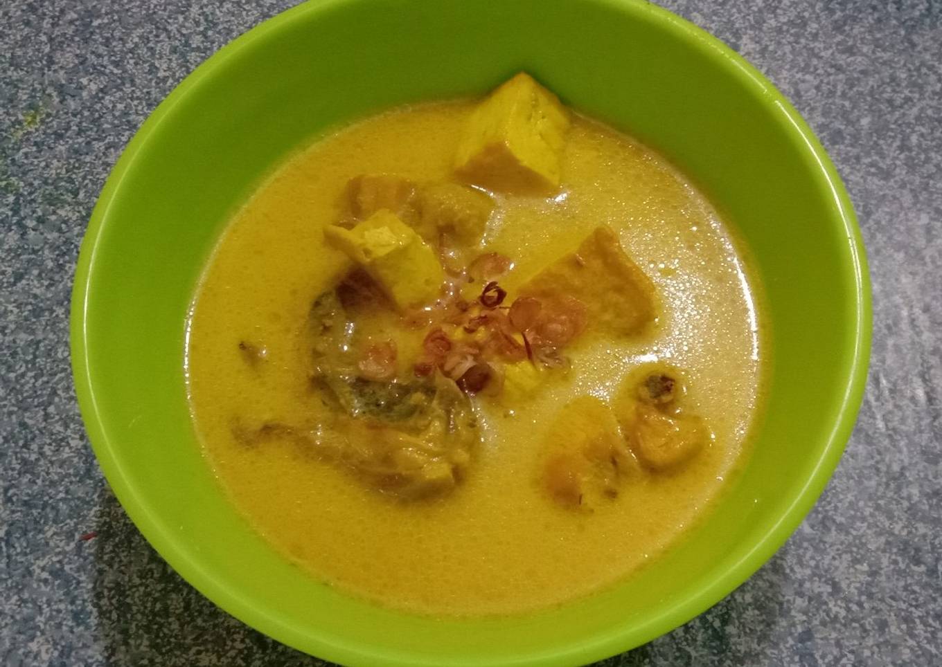 Opor ayam tahu