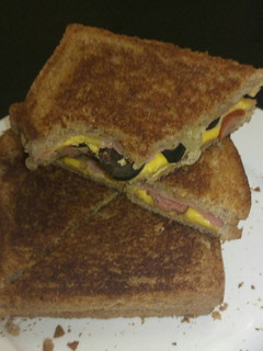 صورة لوصفة ساندوش الجبنة الحارة المحمصة (Grilled Cheese Sandwich)