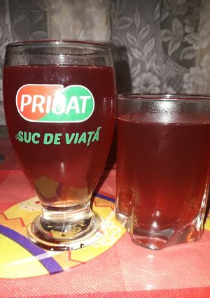 O poză a rețetei Compot de căpșuni.