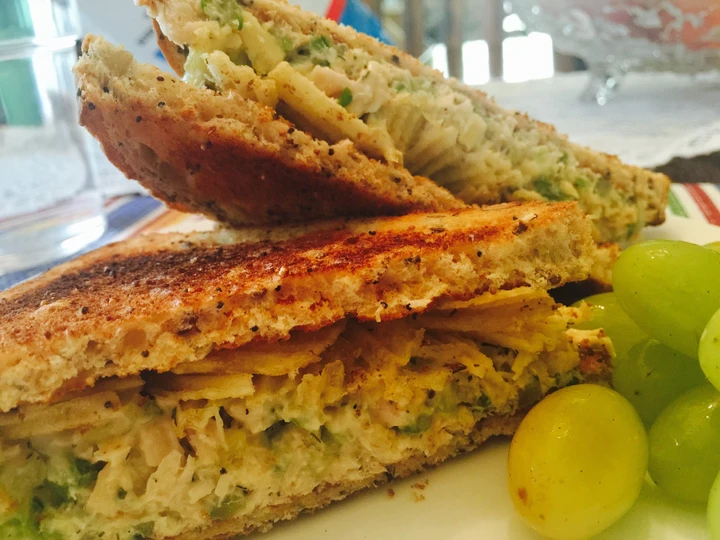 Easy Way Make Crunchy Tuna Sandwich the So Delicious Can spoil the tongue