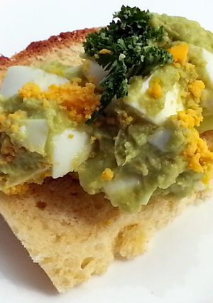 A picture of Avocado Egg Salad / Mayonaise Free.