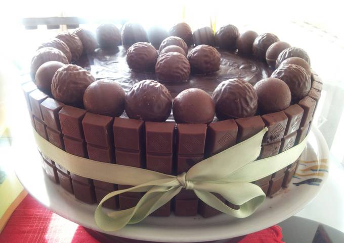 How to Prepare Perfect AMIEs Moist CHOCOLATE Cake