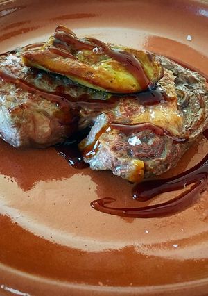 Foto principal de Lomo de ternera con foie y reducción de Pedro Ximénez