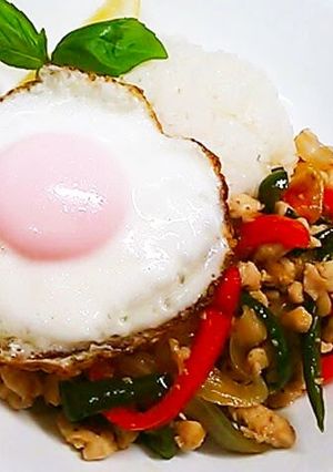 A picture of Healthy Phad Ga Prao with Chicken Breast.