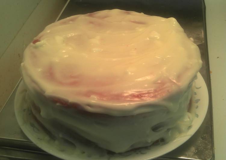 Steps to Make Homemade Red velvet cake
