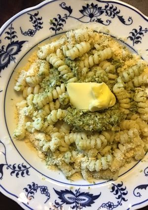 A picture of California Farm Fennel Greens Pesto Sauce.