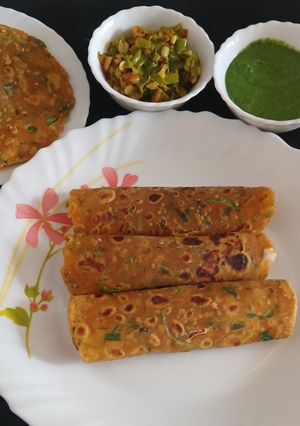 हरा लहसुन थेपला (Hara Lasun thepla) रेसिपी मुख्य फोटो