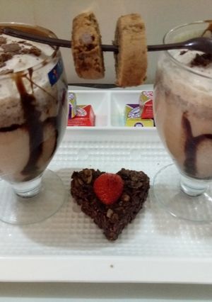 A picture of Swiss roll choco shake.